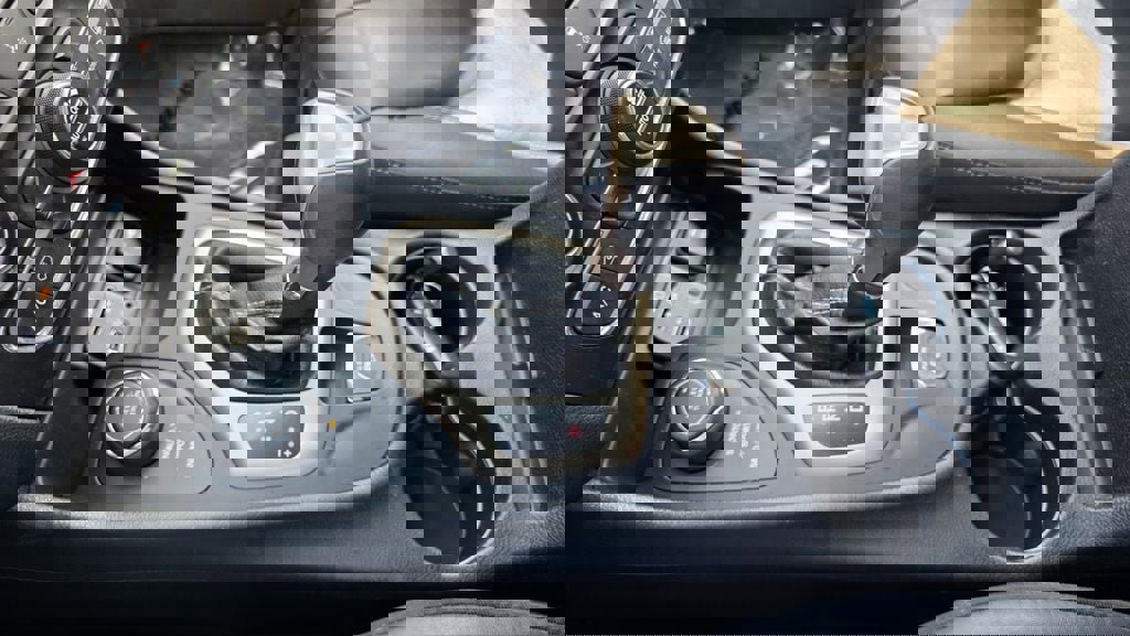 Used 2018 Jeep Cherokee Limited image 25