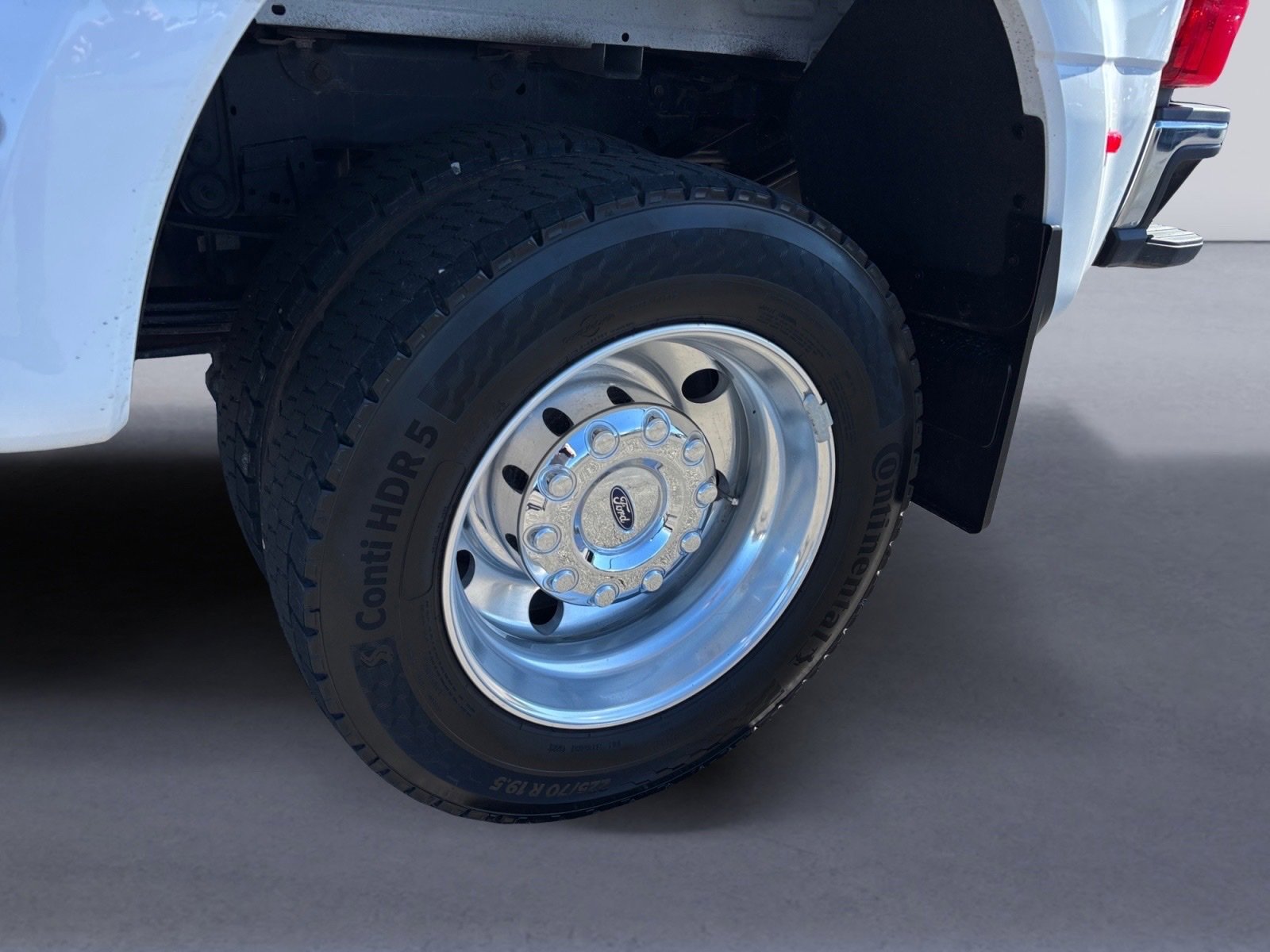 Used 2024 Ford F450 Lariat w/ Camper Package image 14