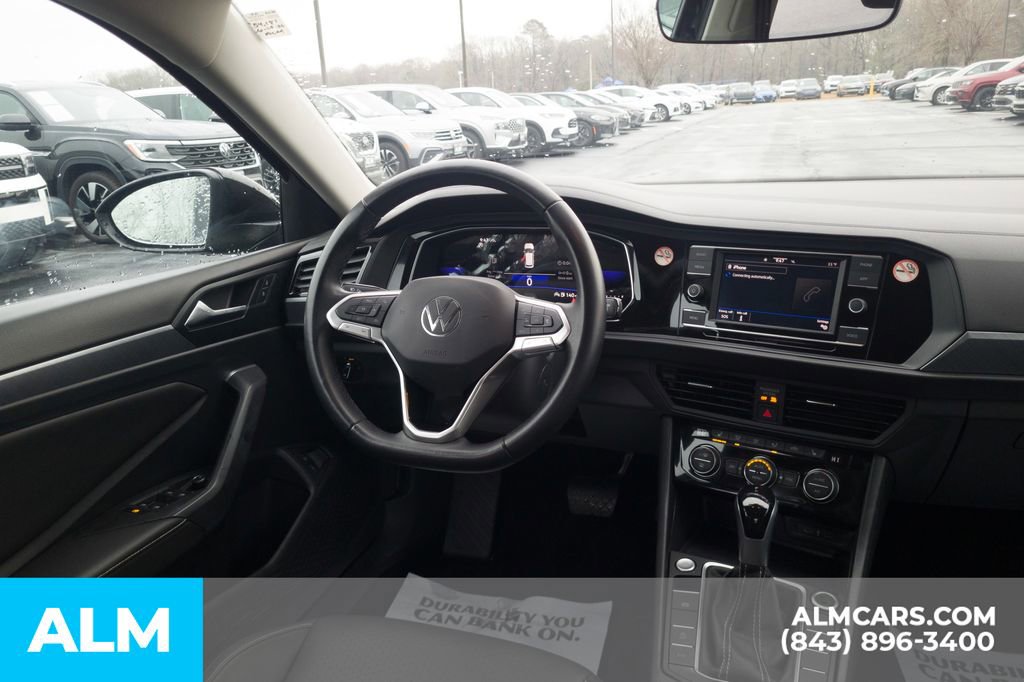 Used 2024 Volkswagen Jetta SE image 21