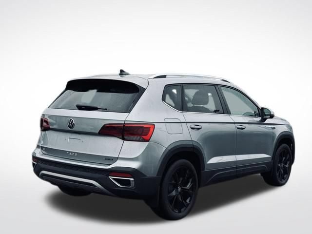 Used 2022 Volkswagen Taos SE w/ Driver Assistance Package AWD/4WD image 6