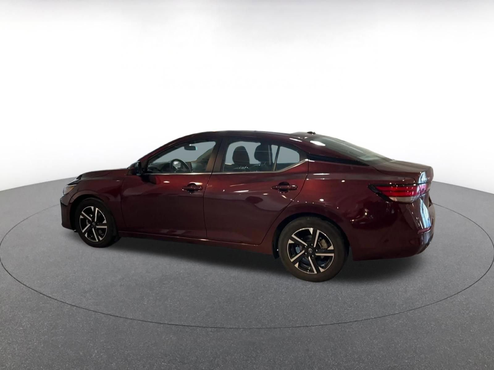 Used 2025 Nissan Sentra SV image 10