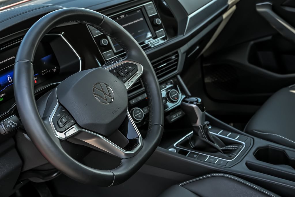 Used 2023 Volkswagen Jetta SE FWD image 17