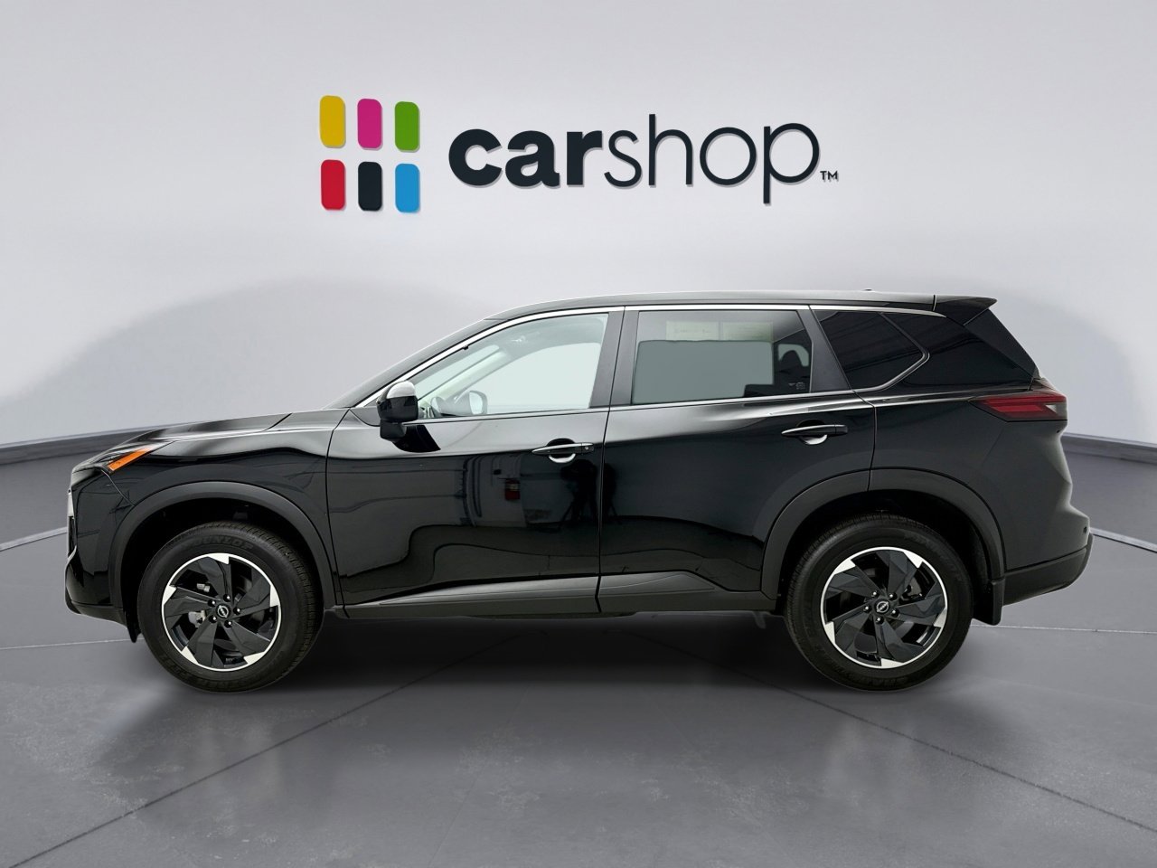 Used 2025 Nissan Rogue SV image 2
