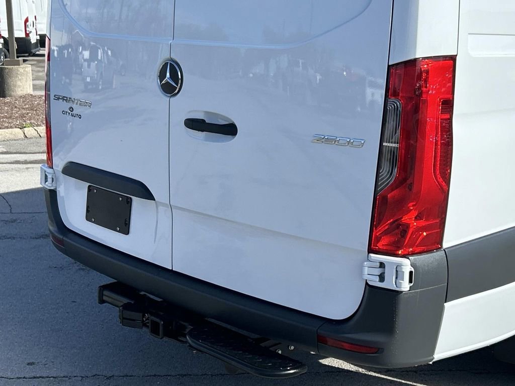 Used 2025 Mercedes-Benz Sprinter 2500 image 12