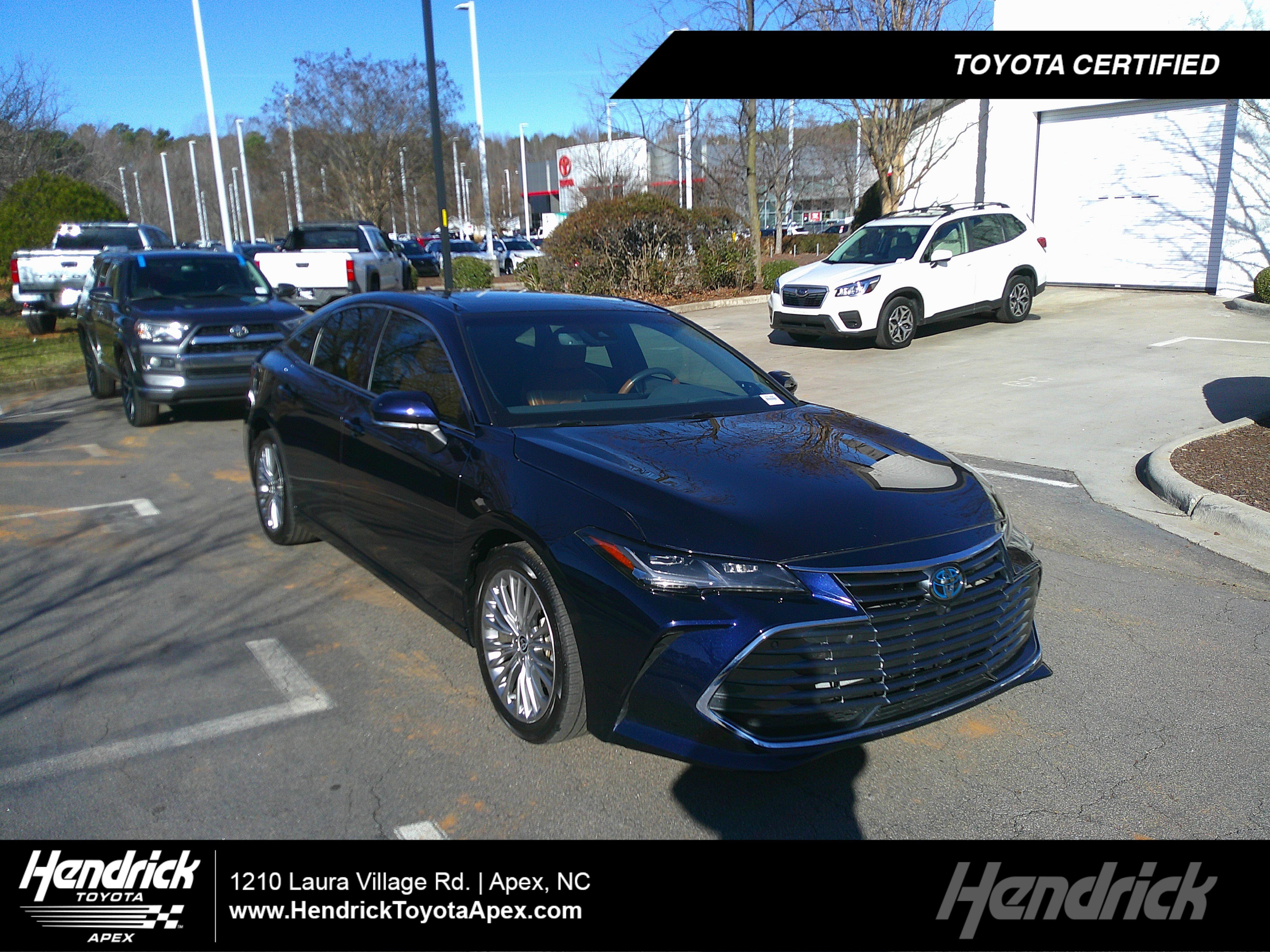 Used 2022 Toyota Avalon Limited image 1