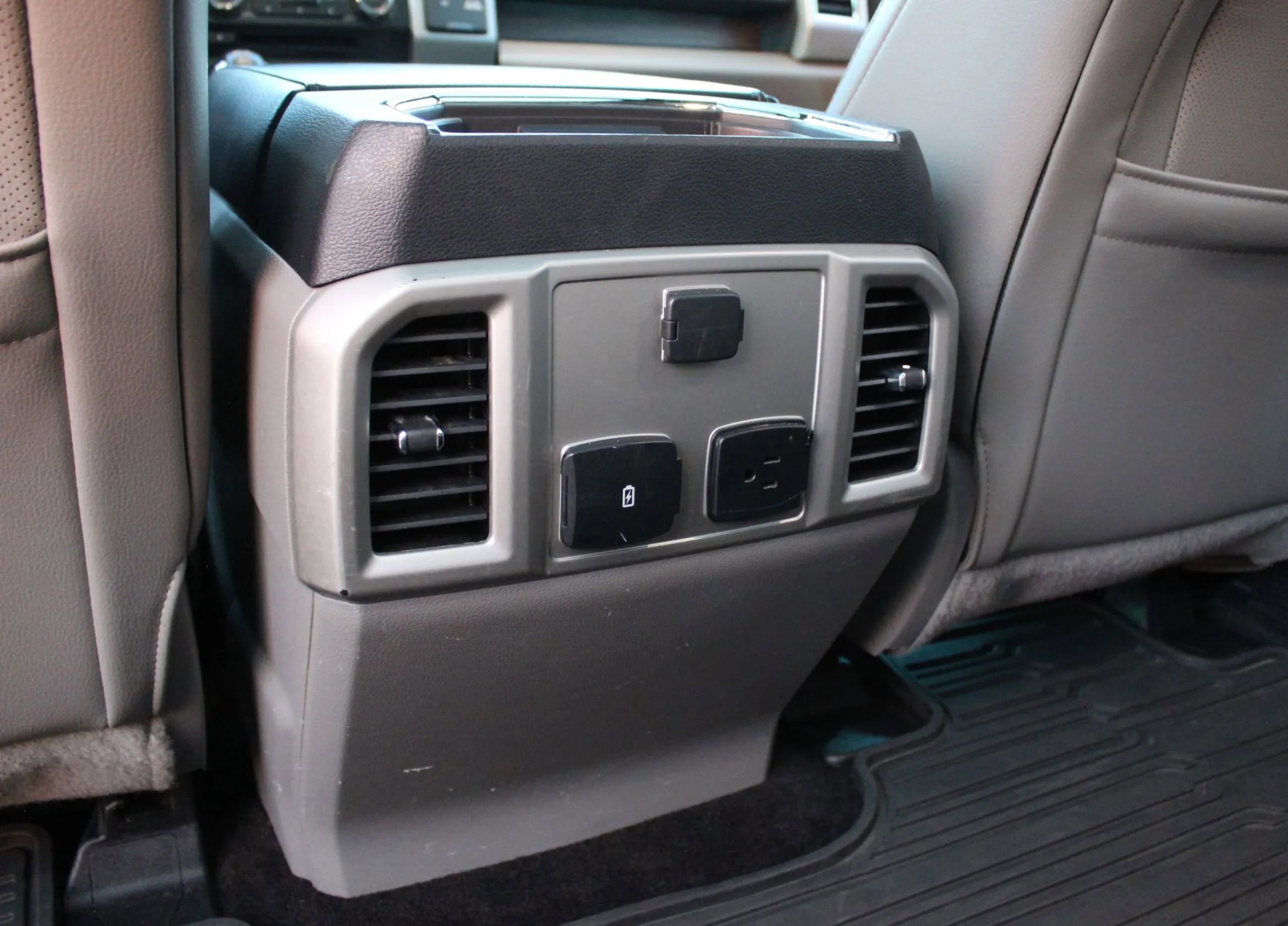 Used 2017 Ford F150 Lariat image 22