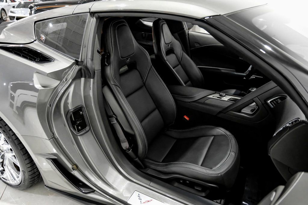 Used 2015 Chevrolet Corvette Z06 w/ 2LZ Preferred Equipment Group image 28