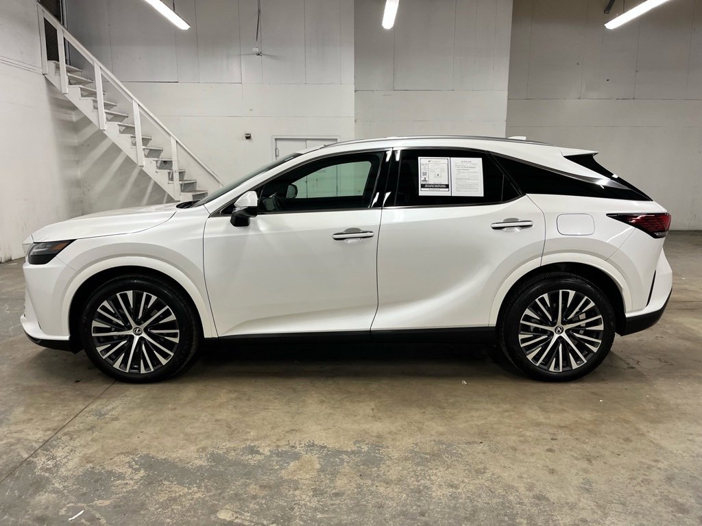Used 2024 Lexus RX 350 w/ Technology Package image 4