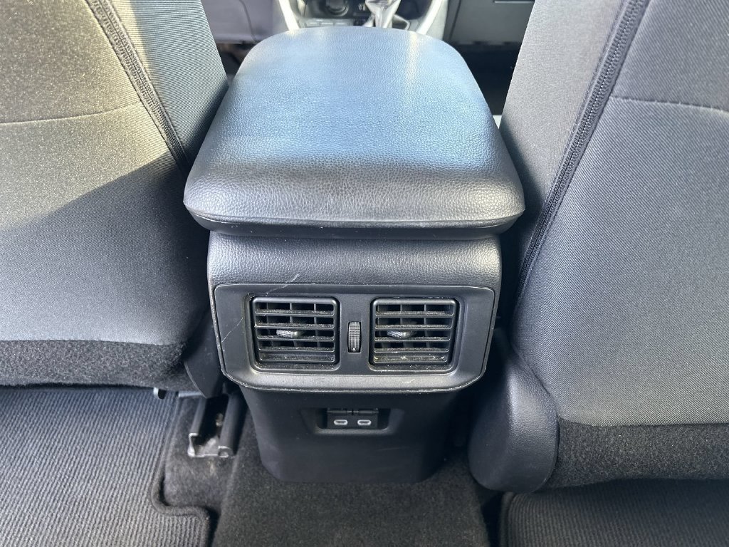 Used 2025 Toyota RAV4 XLE FWD image 25