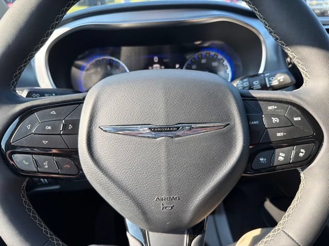 Used 2025 Chrysler Pacifica Limited FWD image 49