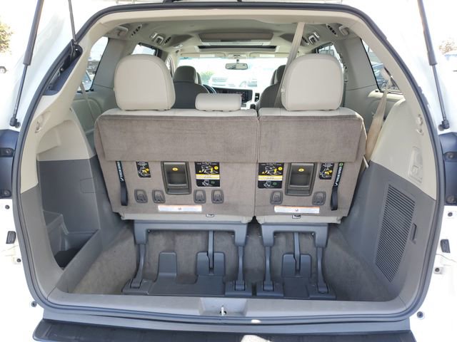 Used 2017 Toyota Sienna XLE Premium AWD/4WD image 8