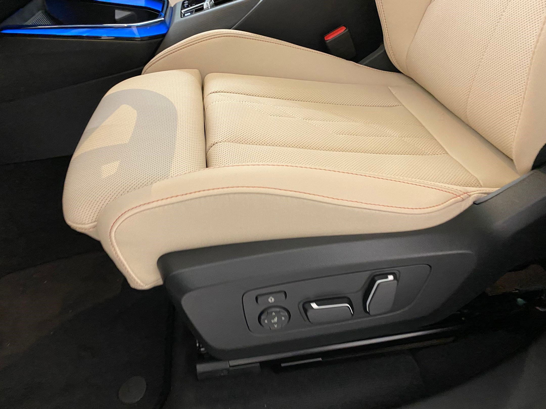 New 2026 BMW X3 xDrive30 w/ Premium Package image 12