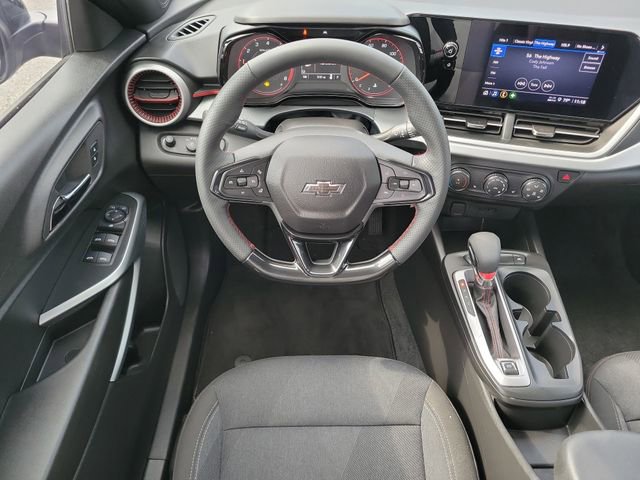 Used 2025 Chevrolet Trax RS w/ Driver Confidence Package image 10