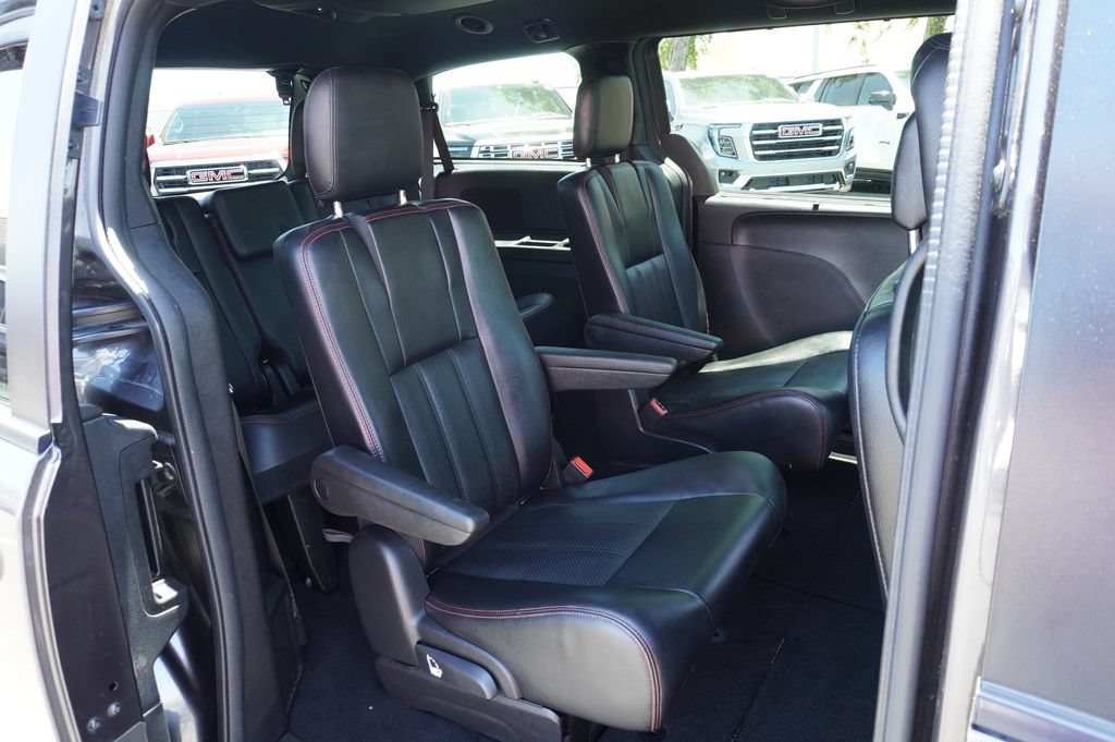 Used 2019 Dodge Grand Caravan GT w/ Safety Sphere Group FWD image 9