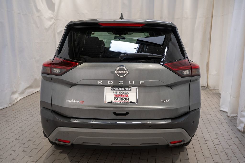 Used 2023 Nissan Rogue SV image 4