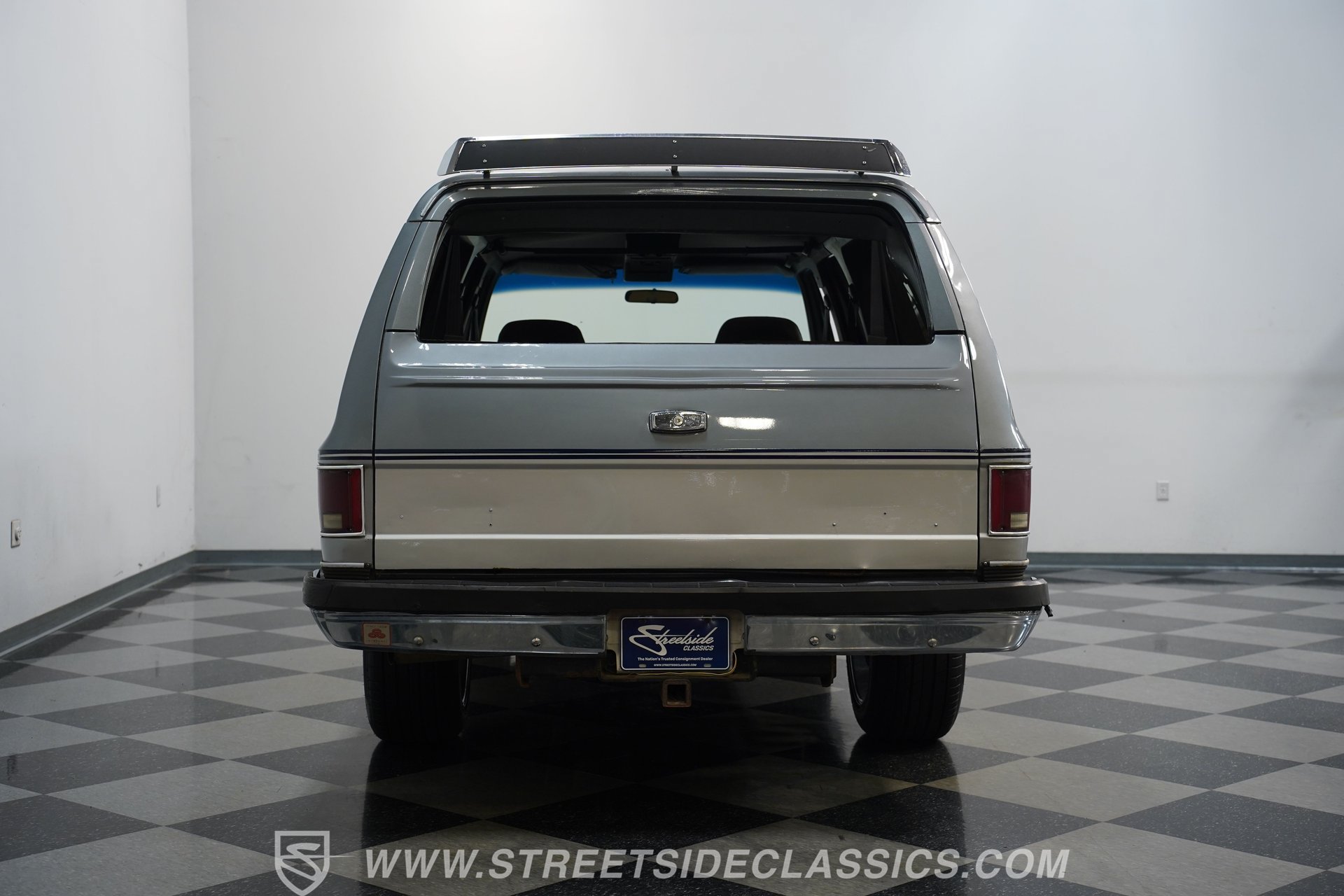 Used 1990 Chevrolet Suburban 2WD image 11