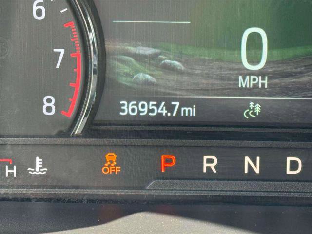 Used 2023 Ford Explorer XLT w/ Equipment Group 202A AWD/4WD image 28