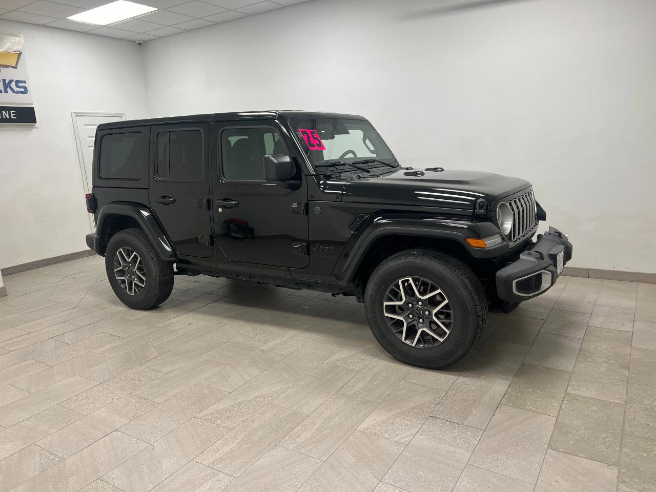 Used 2025 Jeep Wrangler Unlimited Sahara image 6