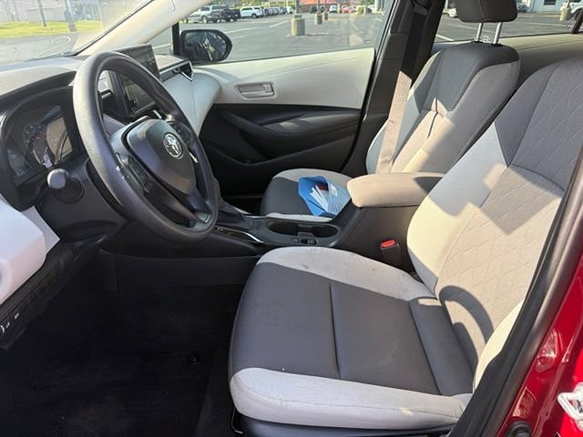 Certified 2025 Toyota Corolla LE FWD image 4