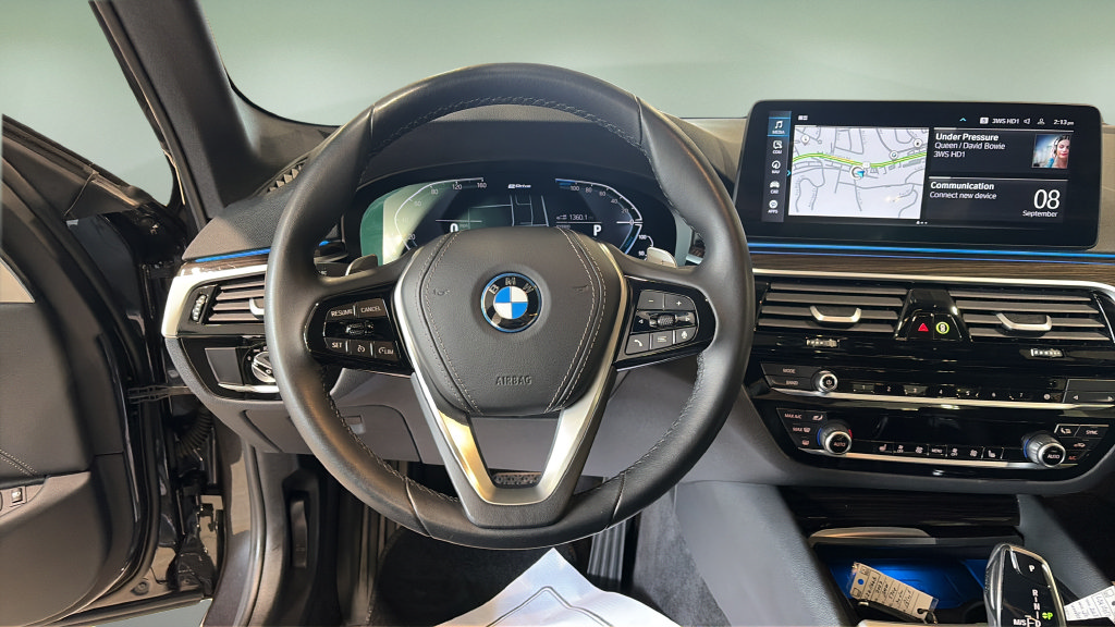 Used 2023 BMW 530e xDrive w/ Premium Package AWD/4WD image 26