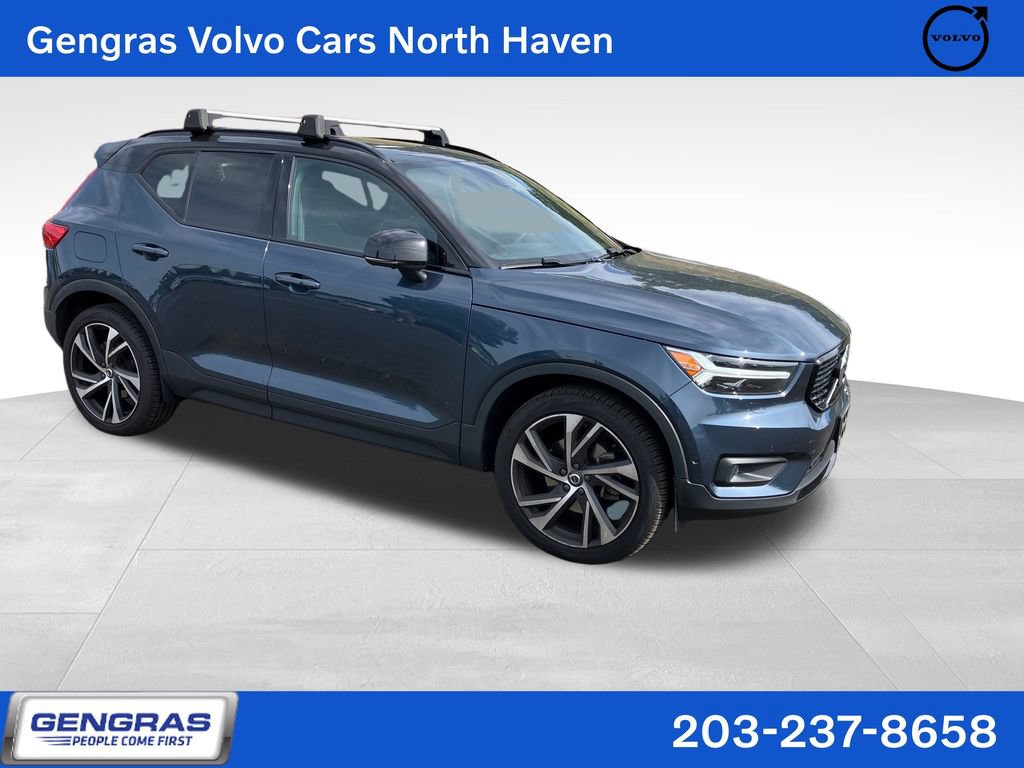 Certified 2022 Volvo XC40 T5 R-Design w/ Advanced Package