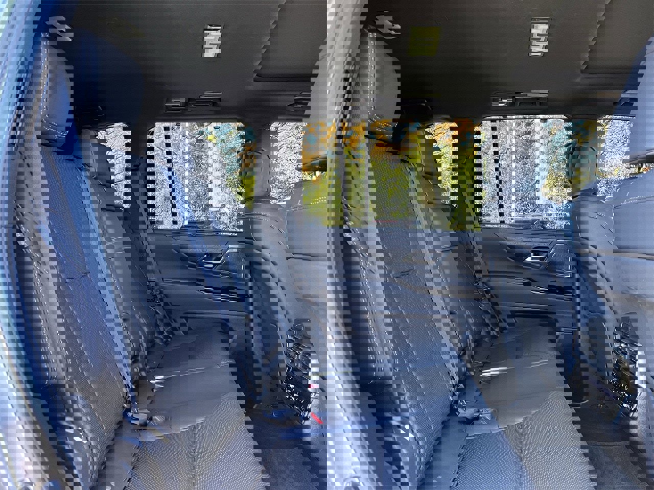 Used 2024 Lexus LX 600 4WD w/ Luxury Package image 27