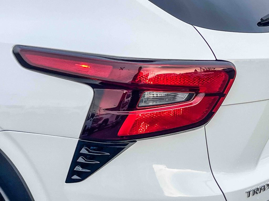 Certified 2025 Chevrolet Trax LT w/ LT Convenience Package image 8