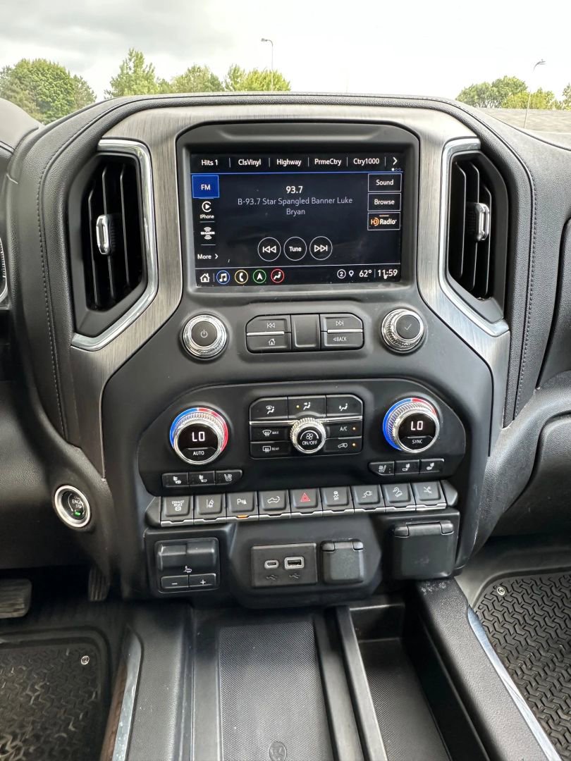 Used 2021 GMC Sierra 2500 Denali w/ Denali Black Diamond Edition image 19