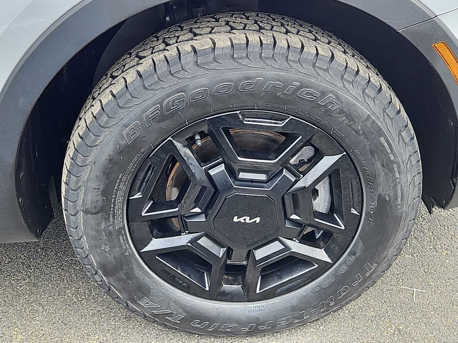 Used 2024 Kia Sorento SX Prestige w/ Olive Brown Leather Package image 10