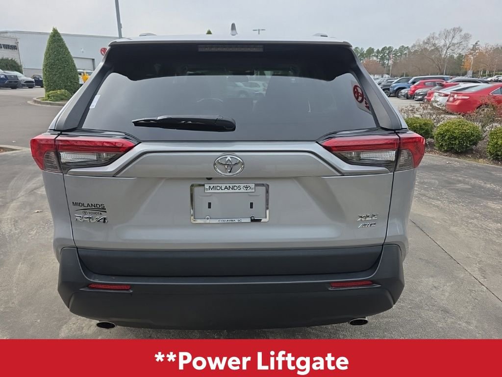 Used 2021 Toyota RAV4 XLE Premium image 6