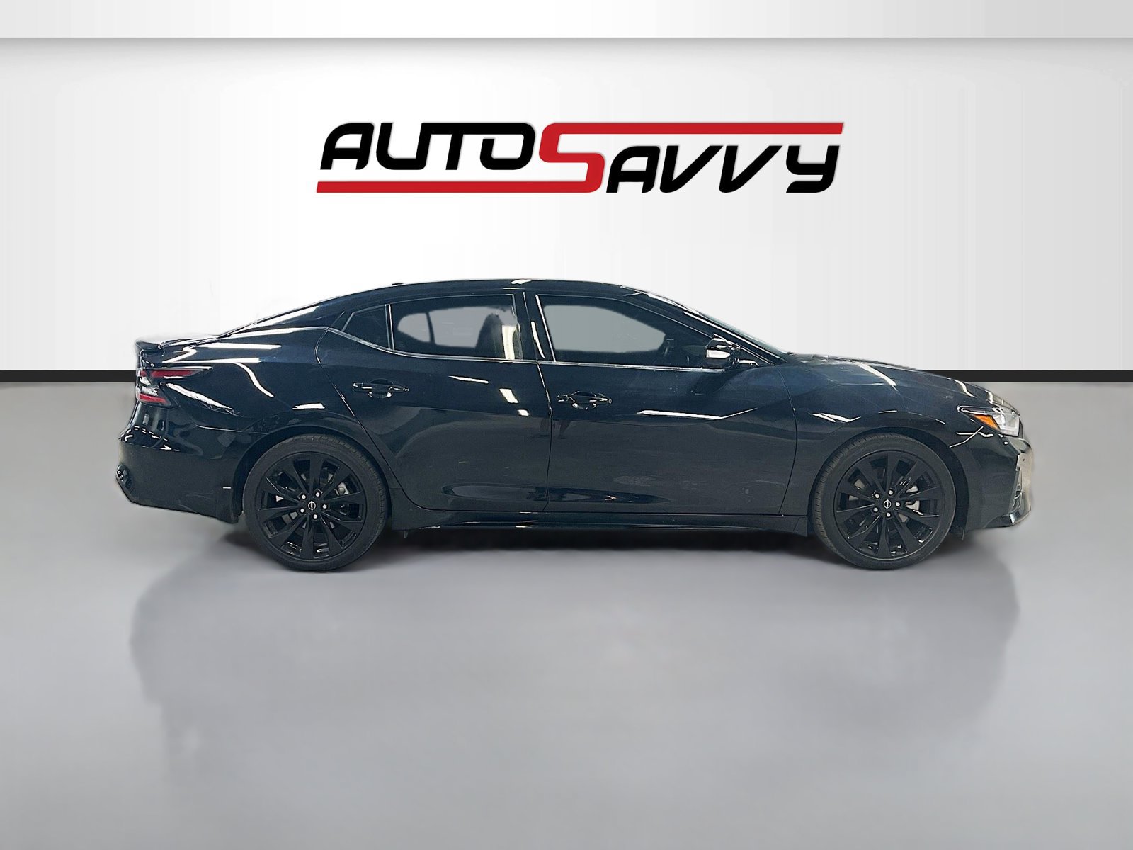 Used 2023 Nissan Maxima SR w/ Sport Mat Group FWD image 8