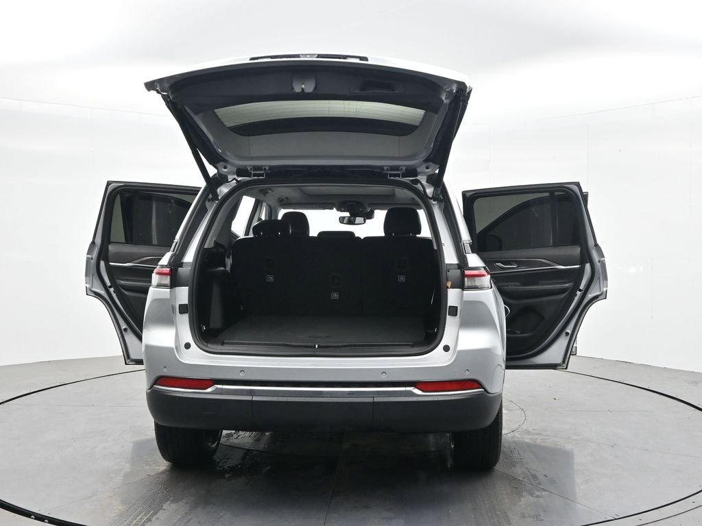 Used 2023 Jeep Grand Cherokee 4WD 4xe image 42