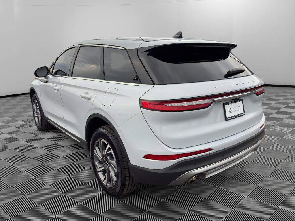 Used 2025 Lincoln Corsair Premiere image 5