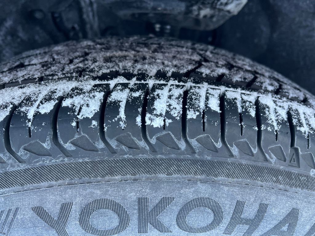 Certified 2025 Toyota Grand Highlander Platinum image 27