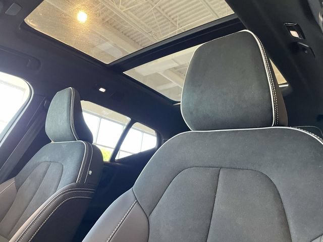 New 2026 Volvo XC40 B5 Ultra w/ Climate Package AWD/4WD image 15