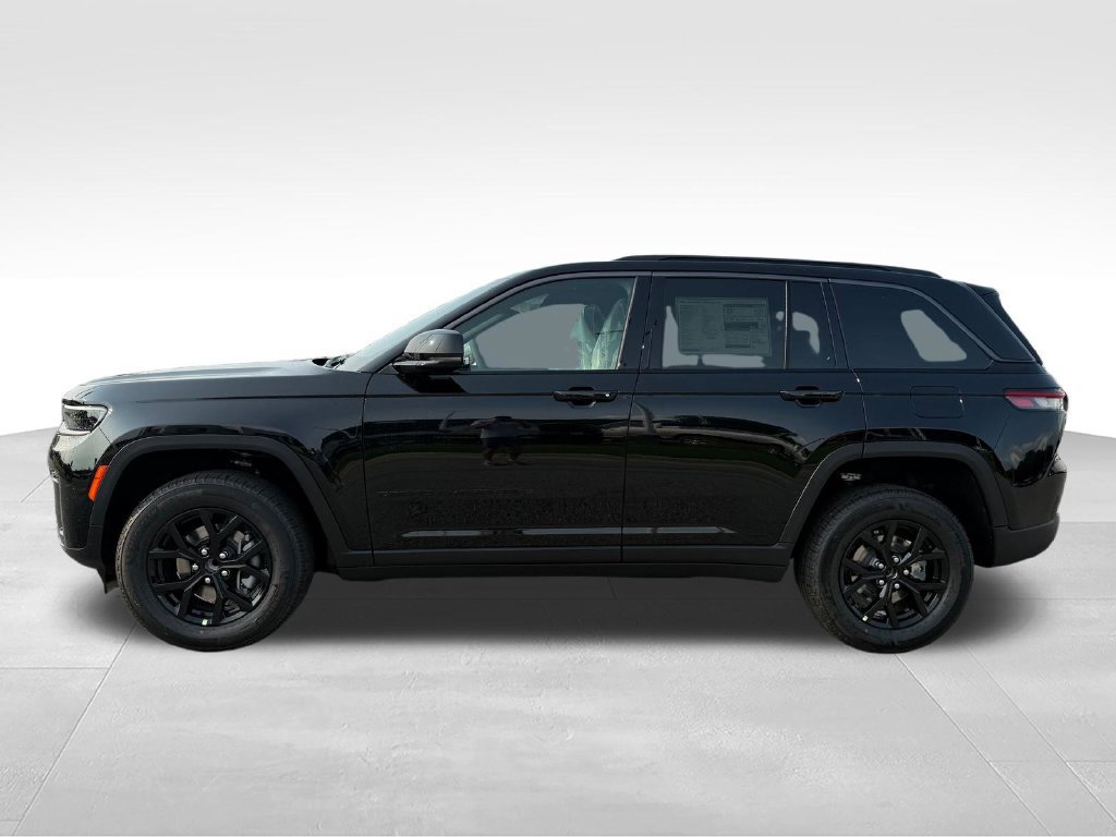 New 2026 Jeep Grand Cherokee Altitude RWD image 2