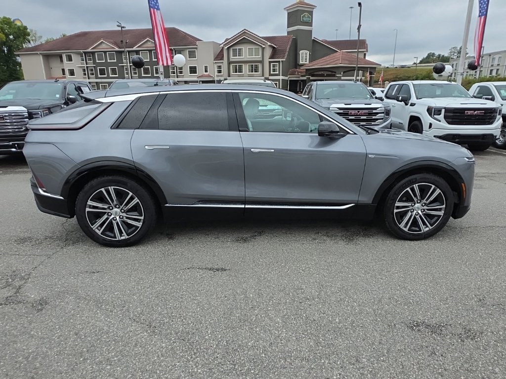 Used 2023 Cadillac Lyriq 2WD image 8