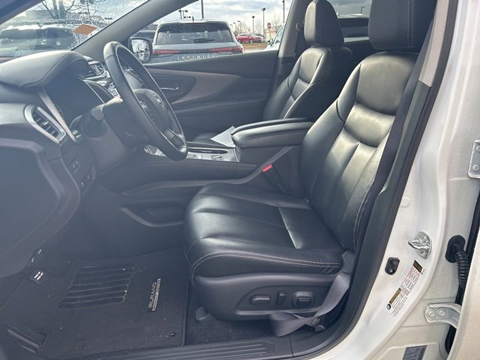 Used 2024 Nissan Murano SV w/ SV Midnight Edition Package image 10