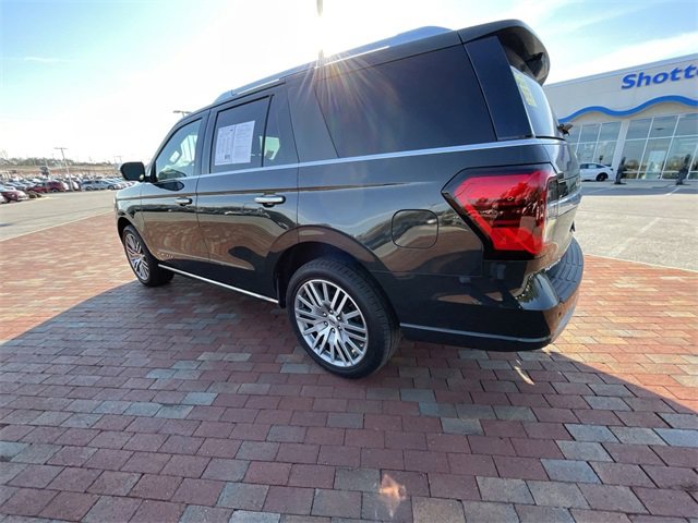 Used 2022 Ford Expedition Platinum image 14