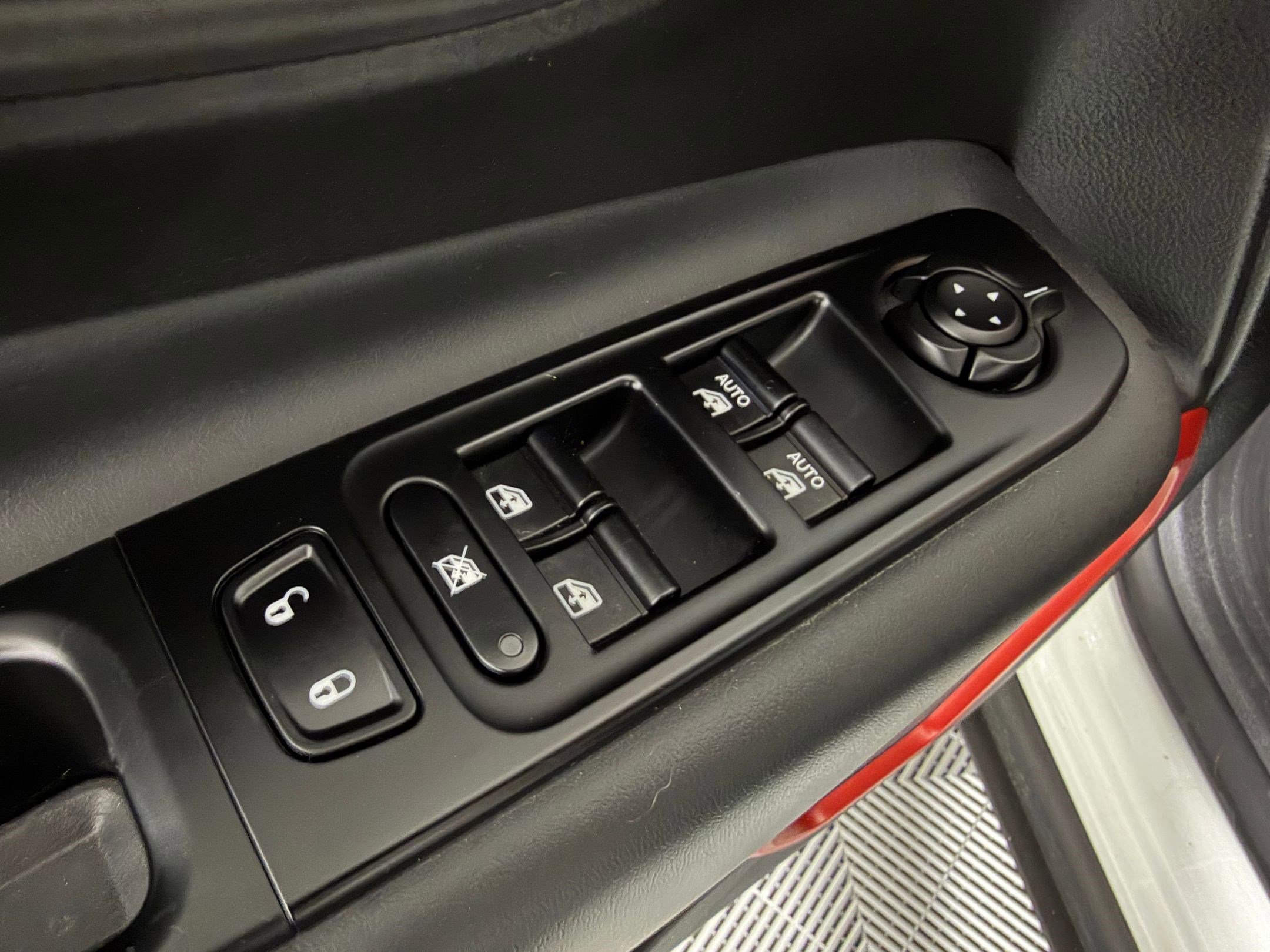Used 2023 Jeep Renegade Trailhawk w/ Trailhawk Elite Group AWD/4WD image 11