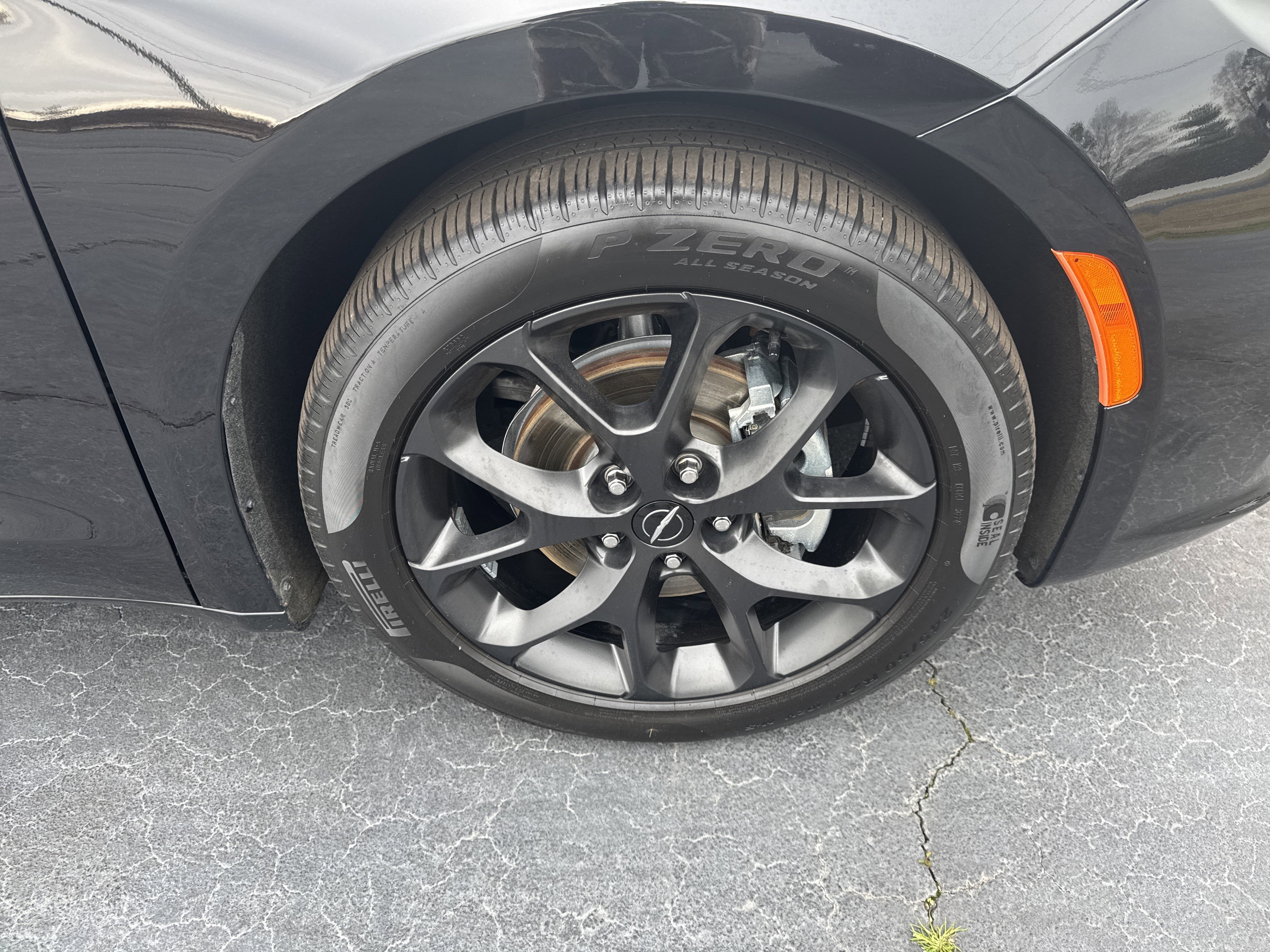 Used 2025 Chrysler Pacifica Limited image 12