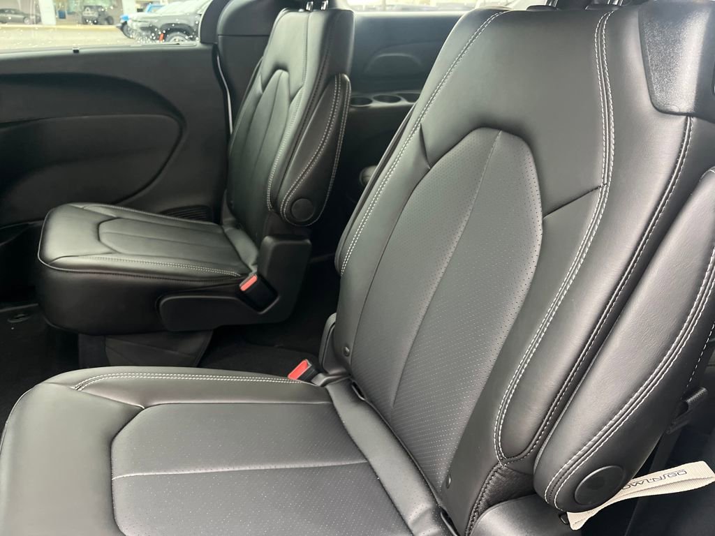 New 2026 Chrysler Pacifica Select image 25
