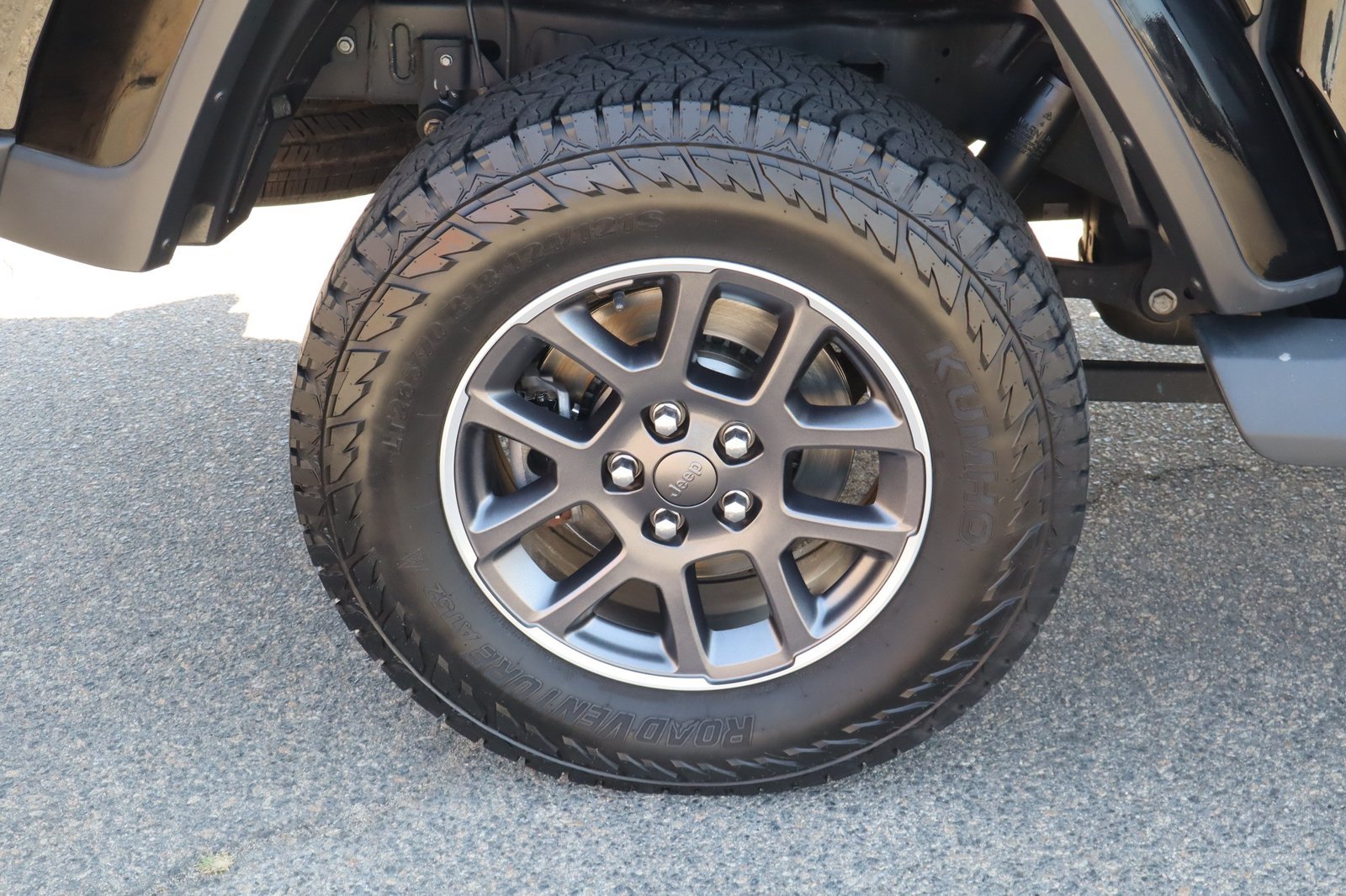Used 2020 Jeep Gladiator Overland w/ Trailer Tow Package AWD/4WD image 11