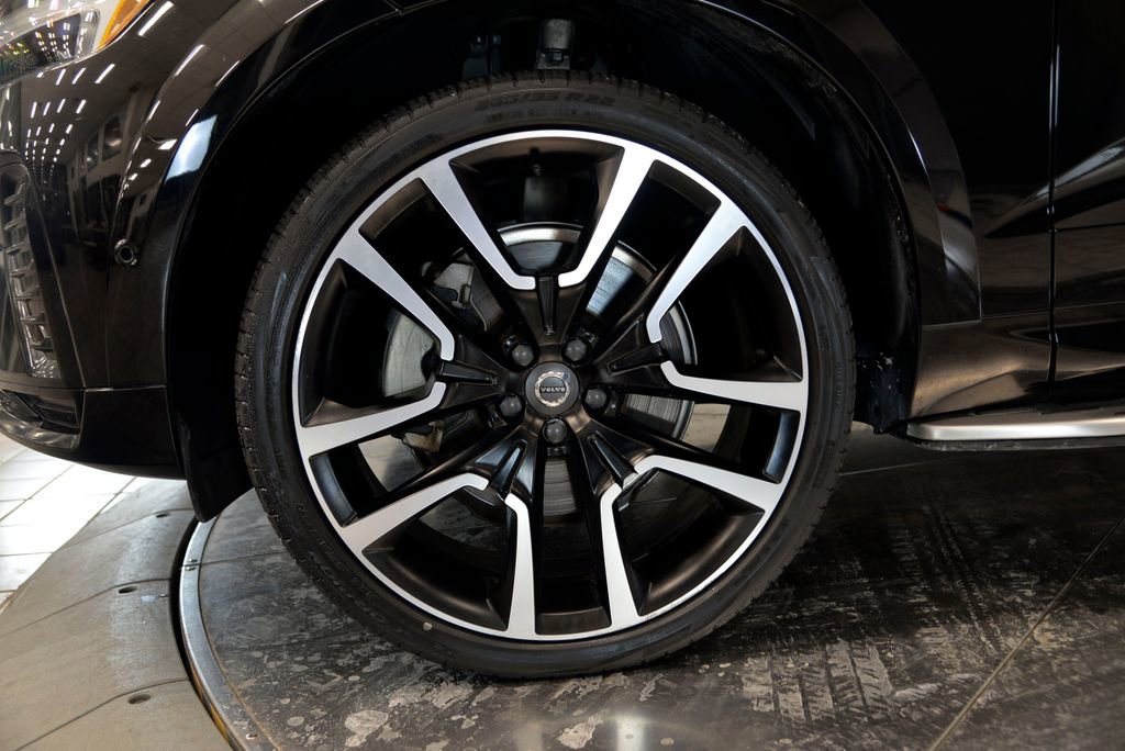 Used 2023 Volvo XC60 T8 Ultimate w/ Protection Package Premier image 10