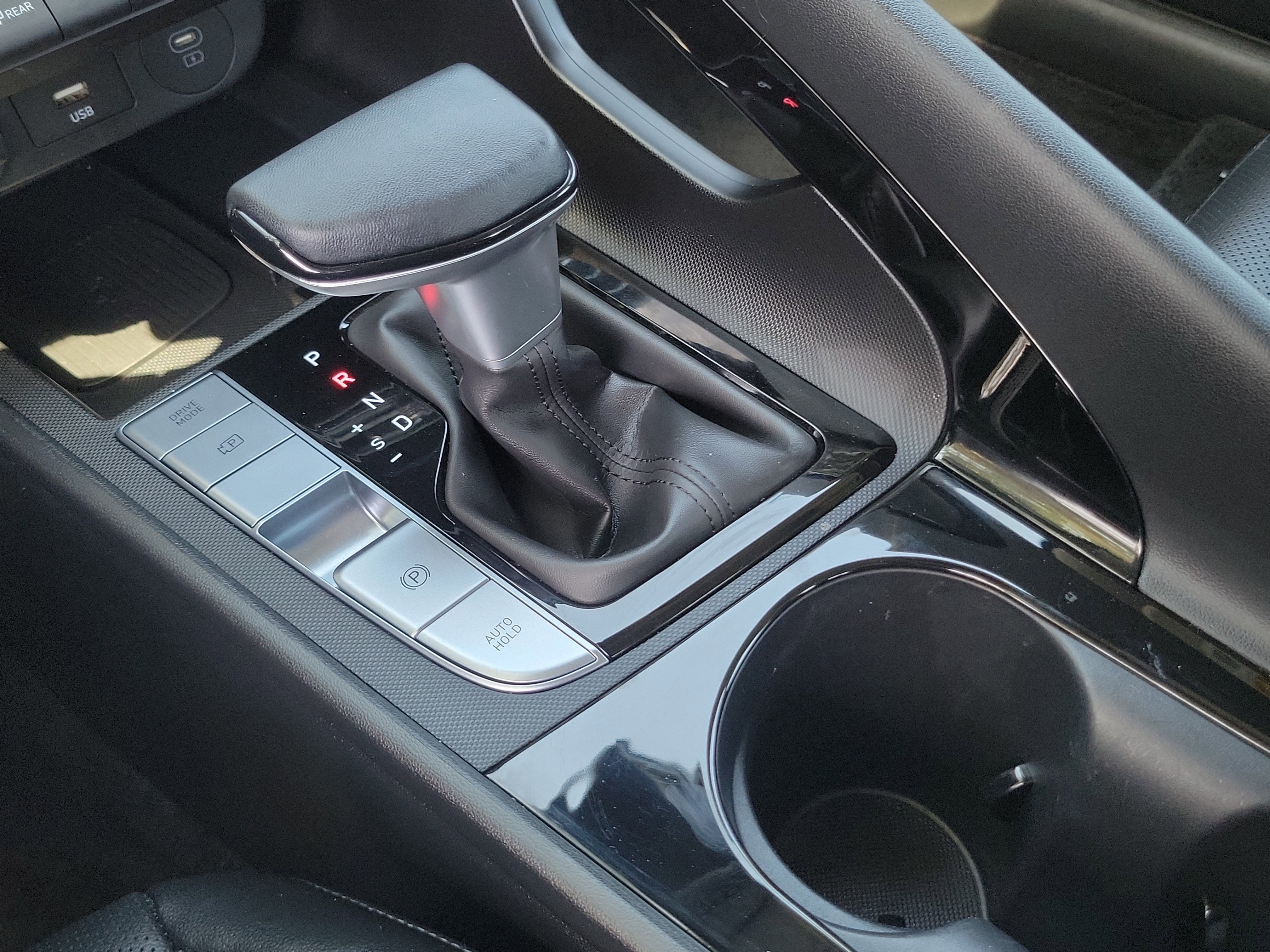 Certified 2025 Hyundai Elantra Limited image 17