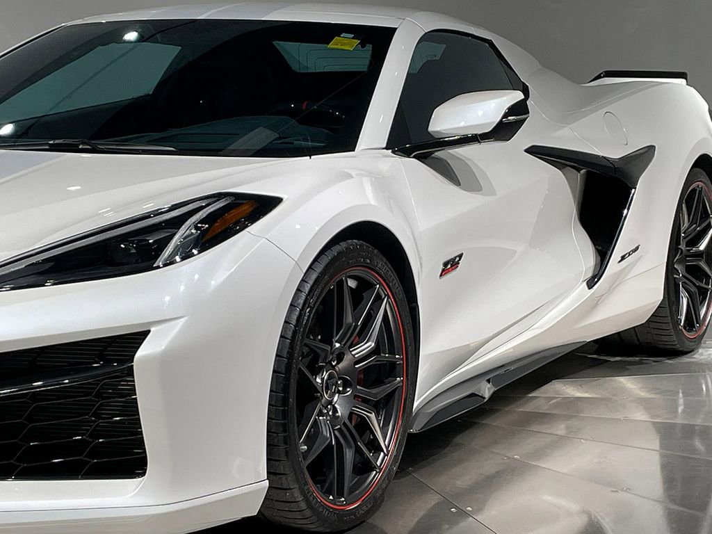 Used 2023 Chevrolet Corvette Z06 image 16