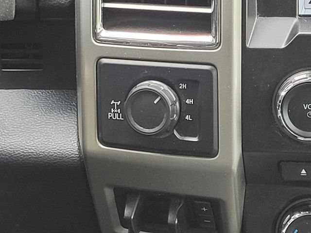 Used 2017 Ford F250 Lariat w/ Lariat Value Package AWD/4WD image 25