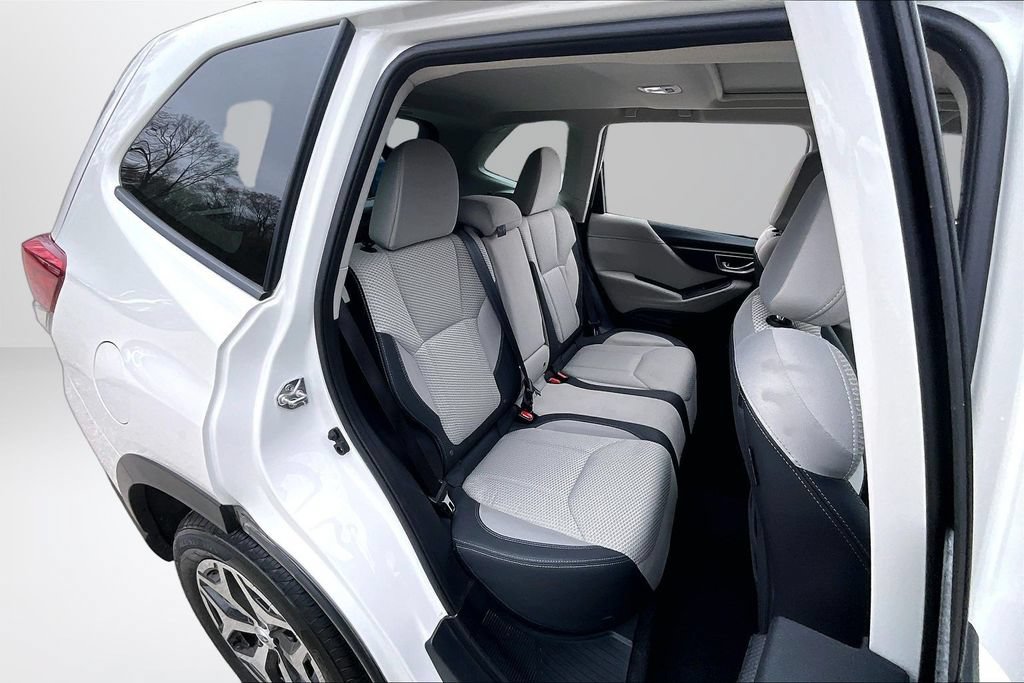 Used 2023 Subaru Forester Premium AWD/4WD image 25