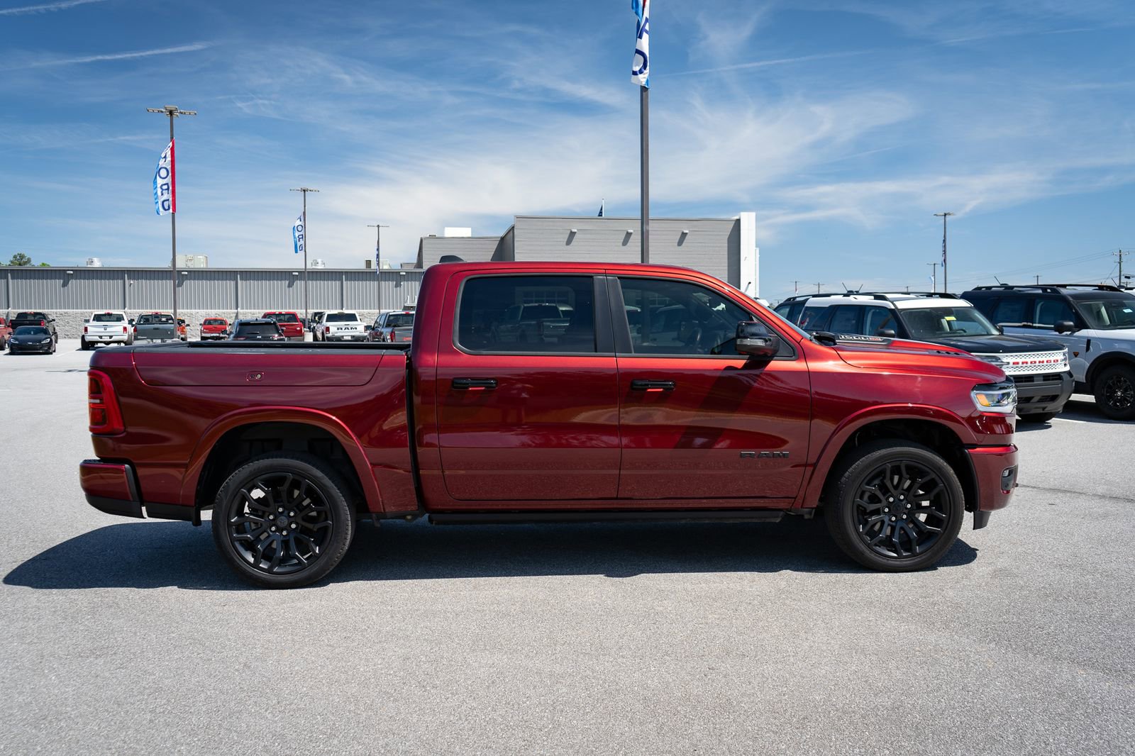 Used 2025 RAM 1500 Limited AWD/4WD image 11
