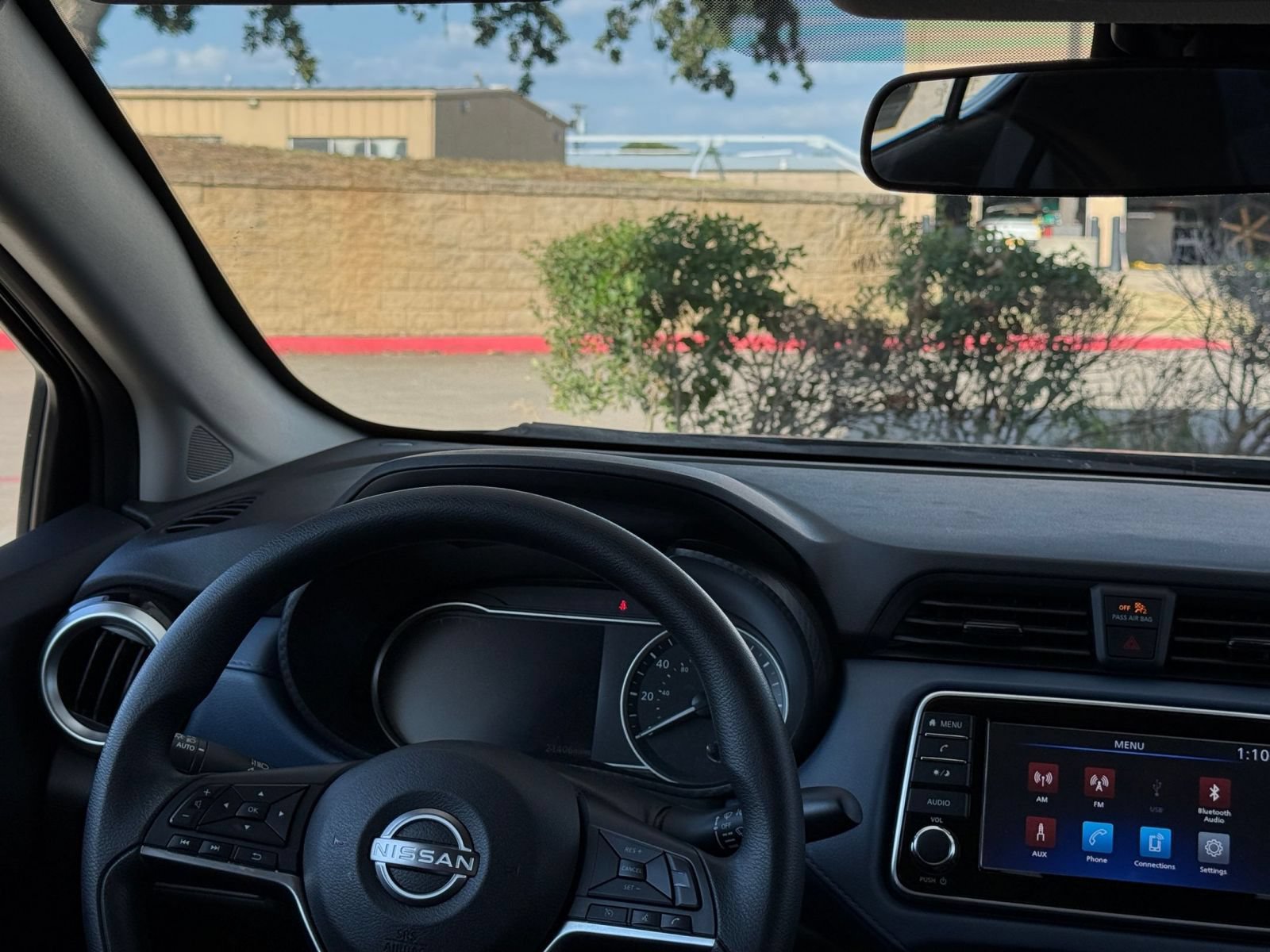 Used 2025 Nissan Versa SV FWD image 29